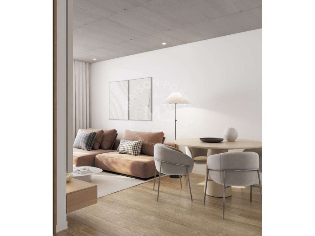 Apartamento T0 com Varanda e Estacionamento próximo à Estação de Me...-16