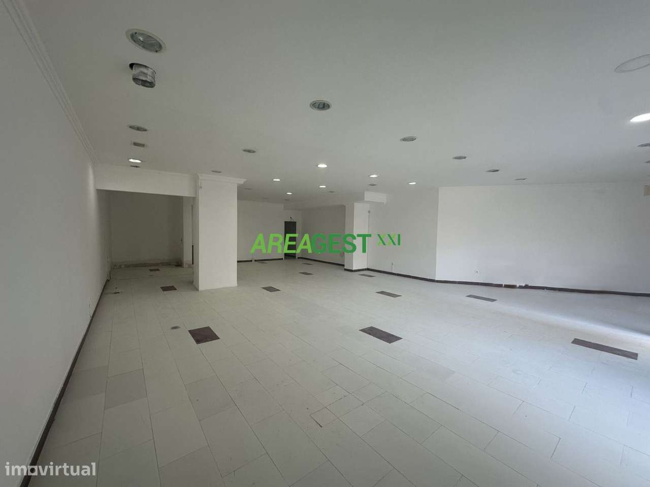 Loja ampla para venda na Costa da Caparica, Almada - Grande imagem: 4/25