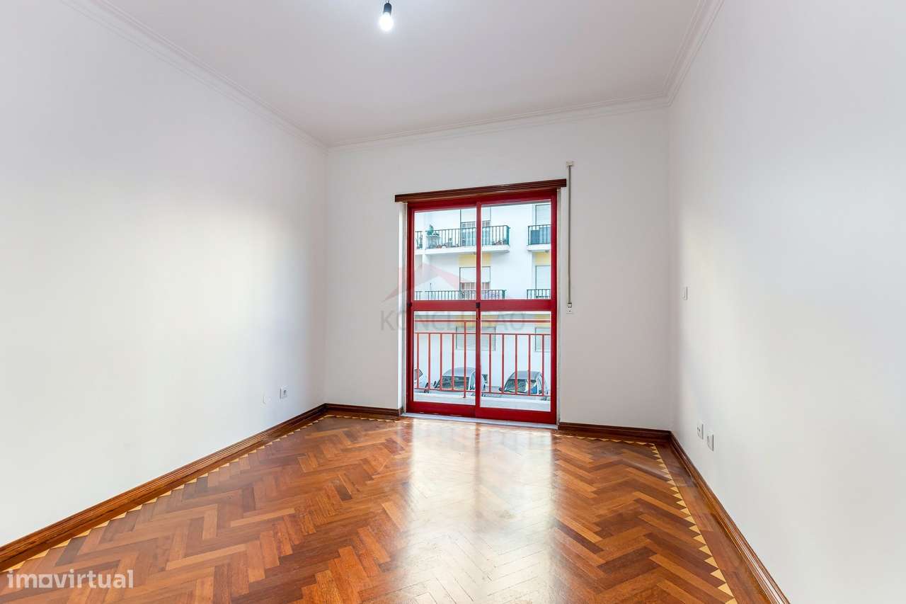 **Apartamento T3 em Venda no Carregado - Oportunidade Imperdível! **-18