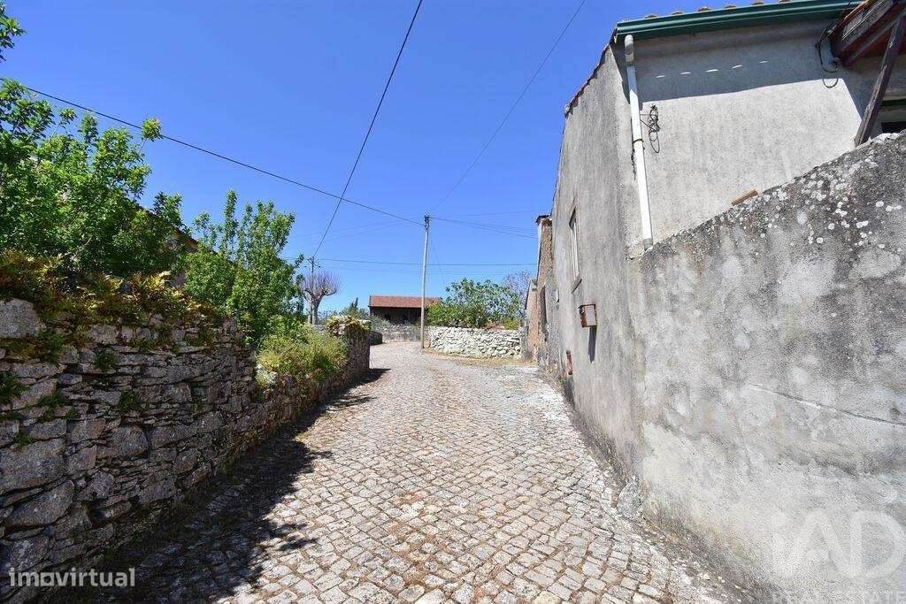 Casa tradicional T3 em São Miguel, Santa Eufémia e Rabaçal de 272,00 m - Grande imagem: 3/25