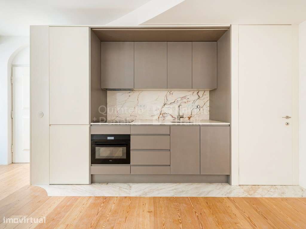 Apartamento T1 com arrecadação junto ao Rio Douro, Porto - Grande imagem: 4/63