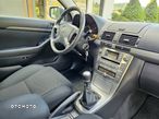 Toyota Avensis 2.0 D-4D Combi - 22