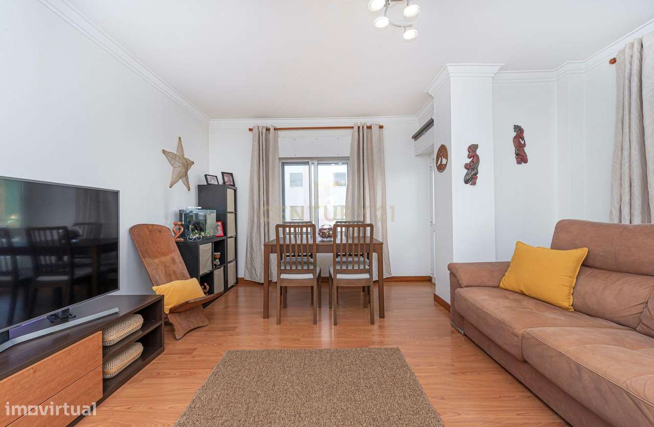 Apartamento T2 em Santa Marta do Pinhal, Corroios, para Arrendamento. - Grande imagem: 2/24