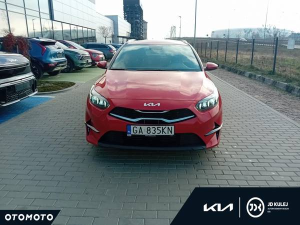 Kia Ceed - 8