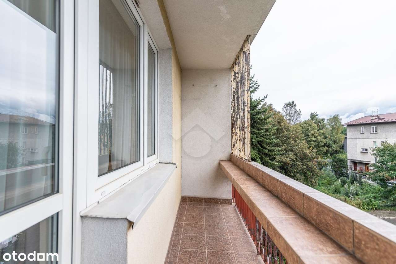 4-pokojowe przestronne mieszkanie z dużym salonem oraz osobną kuchnią-16