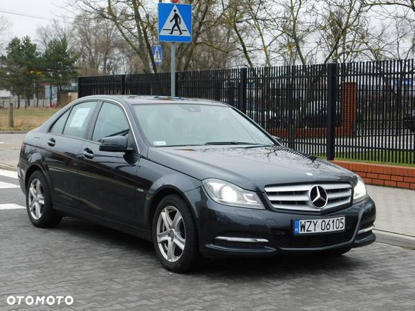 Mercedes-Benz Klasa C 220 CDI DPF (BlueEFFICIENCY) 7G-TRONIC - 2