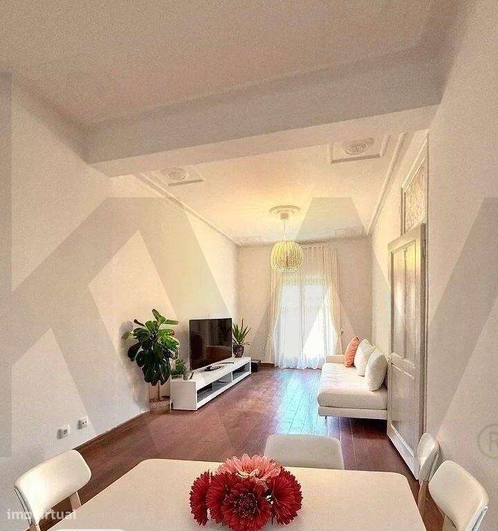 T3+1 remodelado  - Charme lisboeta em zona central e tranquila. - Grande imagem: 5/26