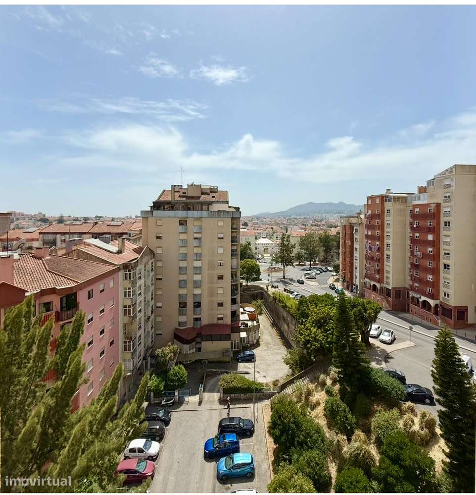 T1 com Parqueamento na Tapada das Mercês-16