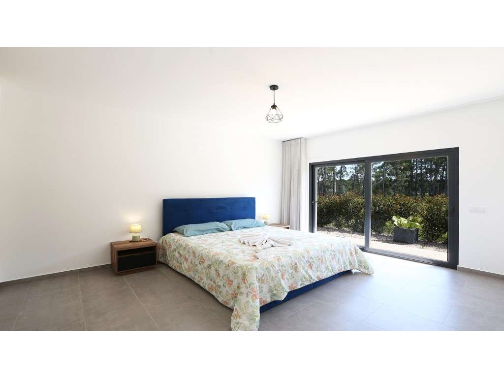 Moradia T4 Contemporânea com Piscina, Jardim e Excelente Localizaçã...-34