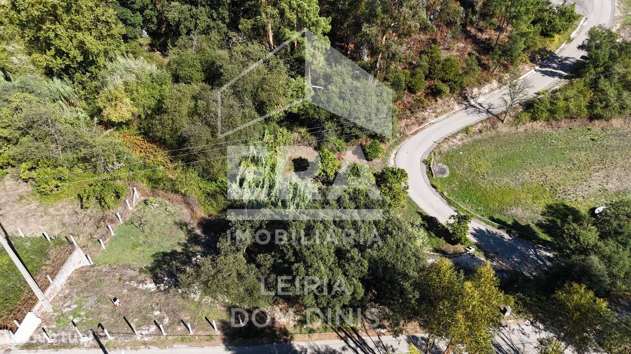 Terreno para construção com cerca de 900m² - Grande imagem: 4/14