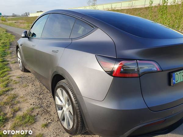 Tesla Y Long Range AWD - 4