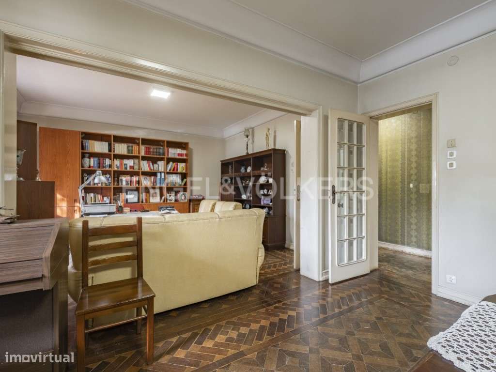 Moradia Isolada com Terreno de 1.300 m² em Alvalade-4