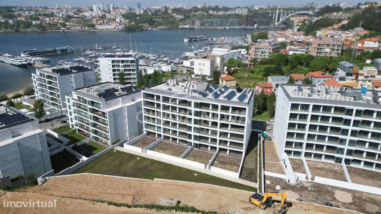 Apartamento T2 Novo Último Piso em Canidelo (São Paio Apartments)-1