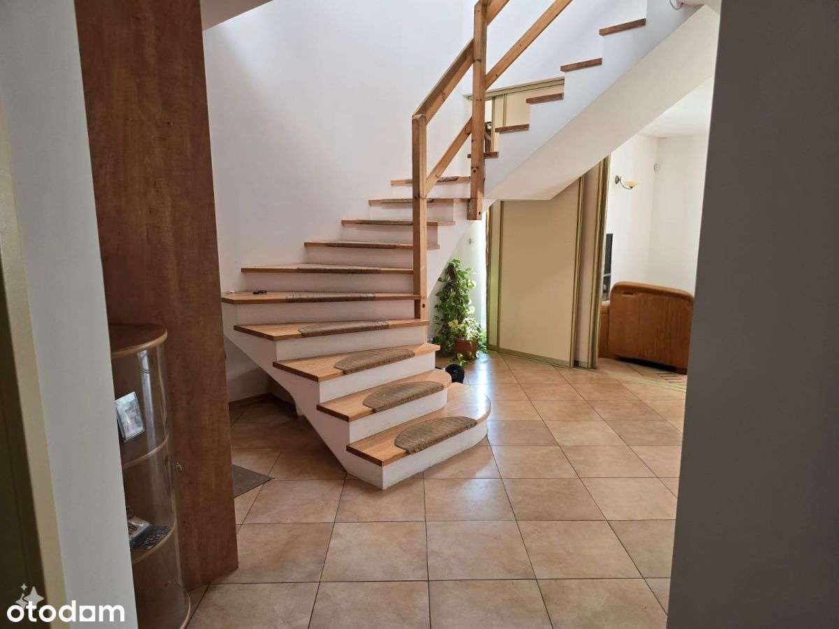 Przestronny dom na sprzedaż w Białołęce-3