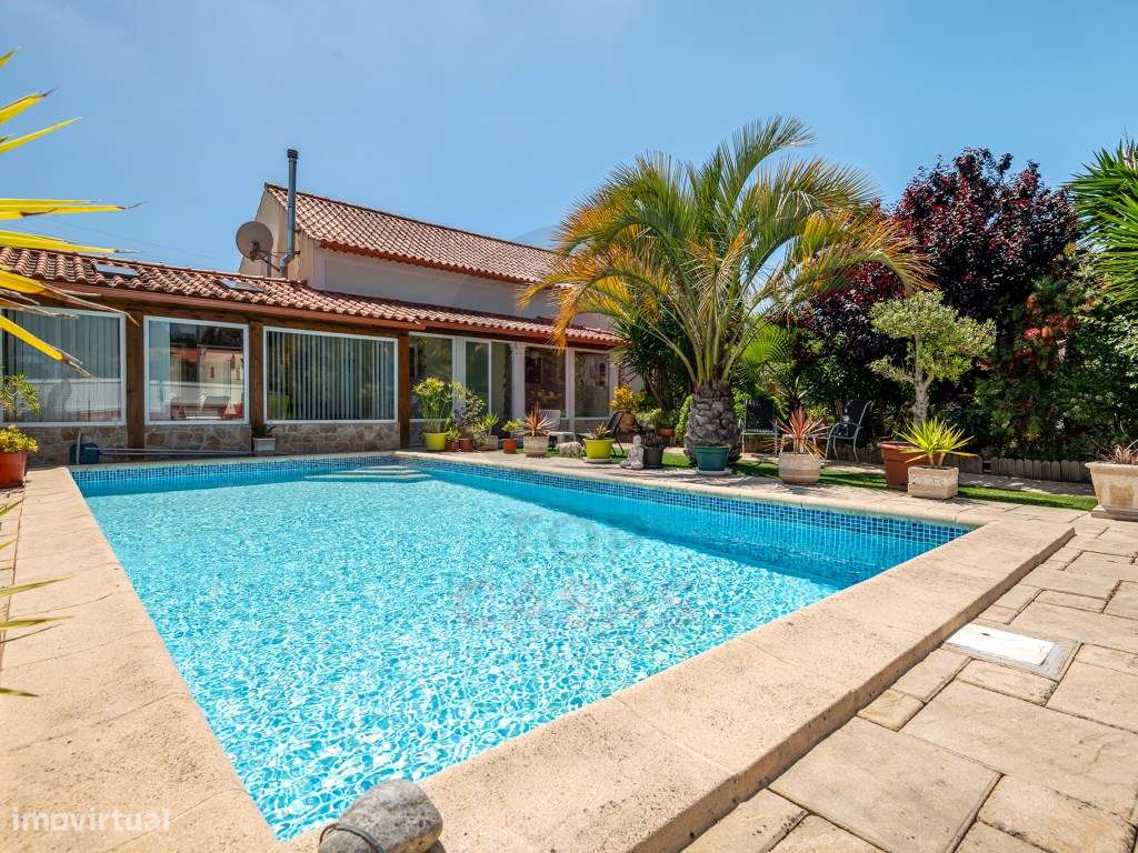 Moradia Tradicional com Piscina e Jardim Privativo - Nadadouro - Grande imagem: 1/32