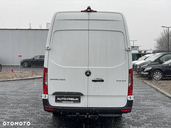 Mercedes-Benz Sprinter - 7