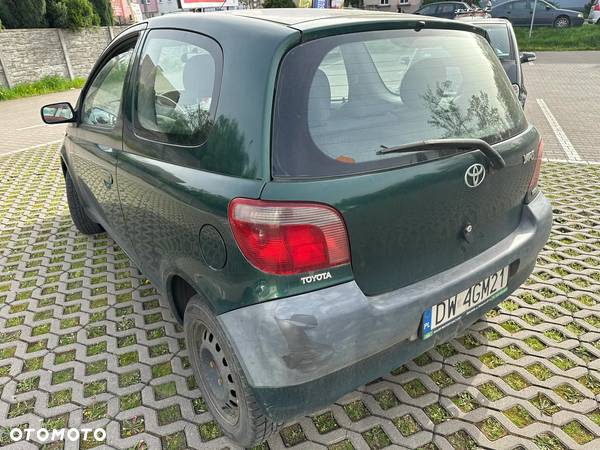 Toyota Yaris 1.0 Base - 2