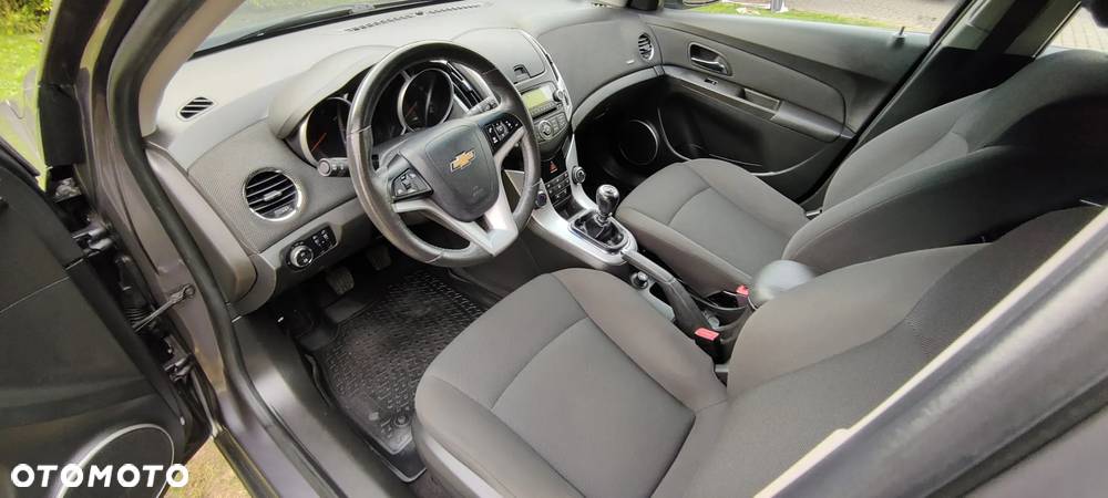 Chevrolet Cruze 1.6 LT - 27