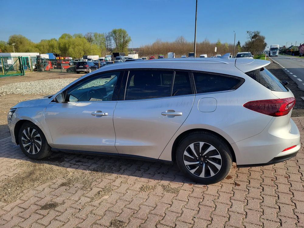 Ford Focus Mk4 1.0 EcoBoost Hybrid TITANIUM 2024