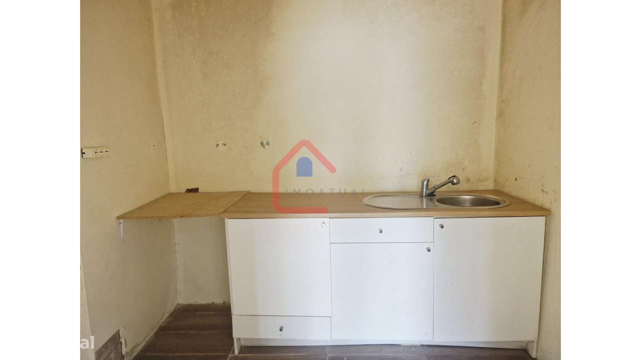 Moradia para Restaurar em Sesimbra-7