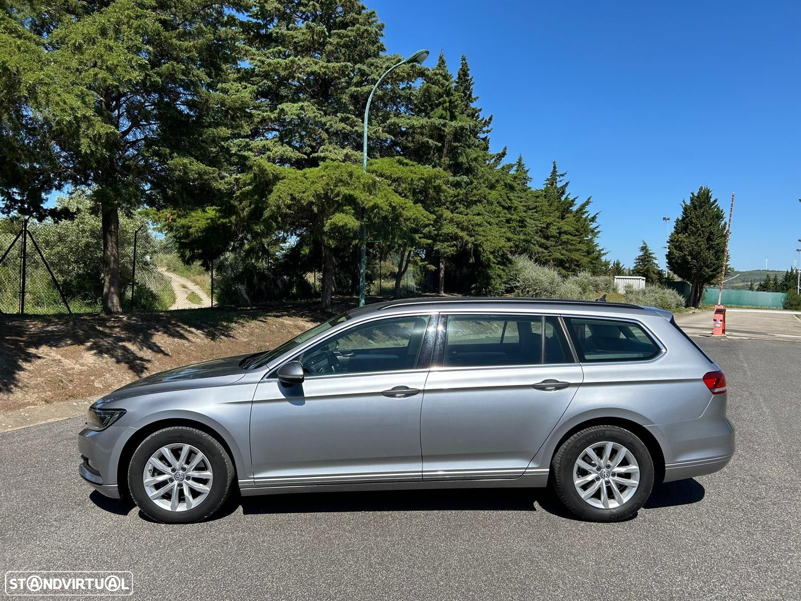 VW Passat Variant 2.0 TDi Confortline DSG - 4