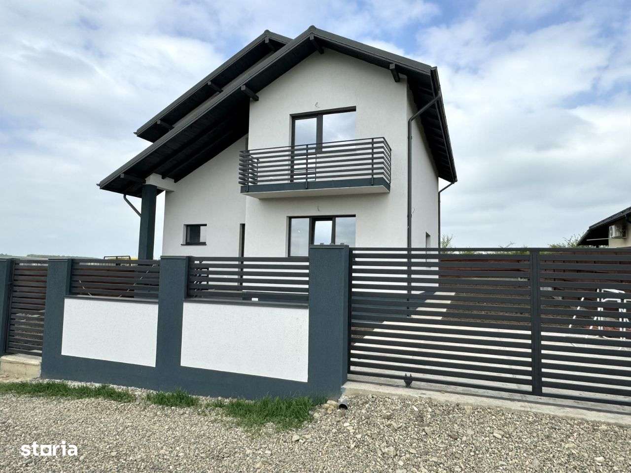 5 camere! Incalzire in pardoseala! Vila Valea Adanca (Miroslava) - Imagine principală: 2/8