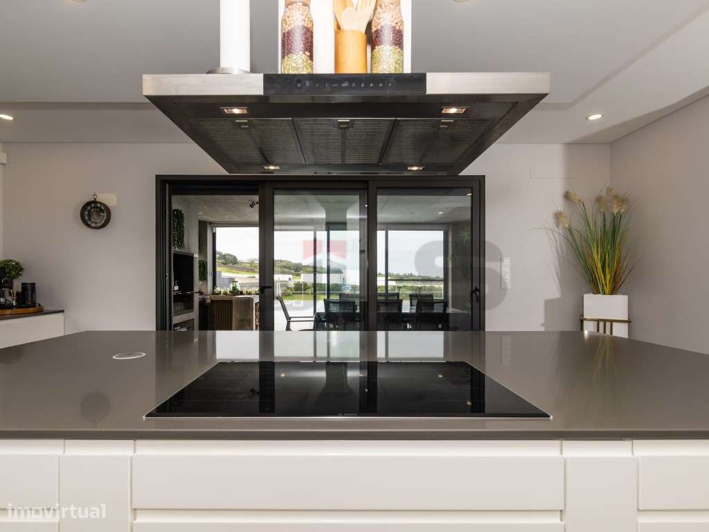 Refúgio Moderno com Vista e Design no Pico da Pedra, Ilha de São Mi...-28