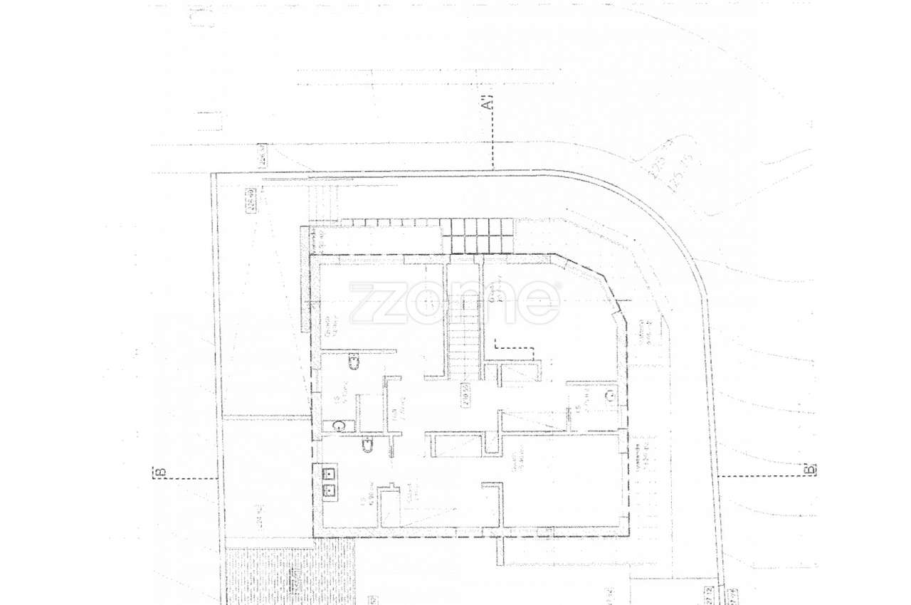 Moradia T4 com Jardim na Ramada-57