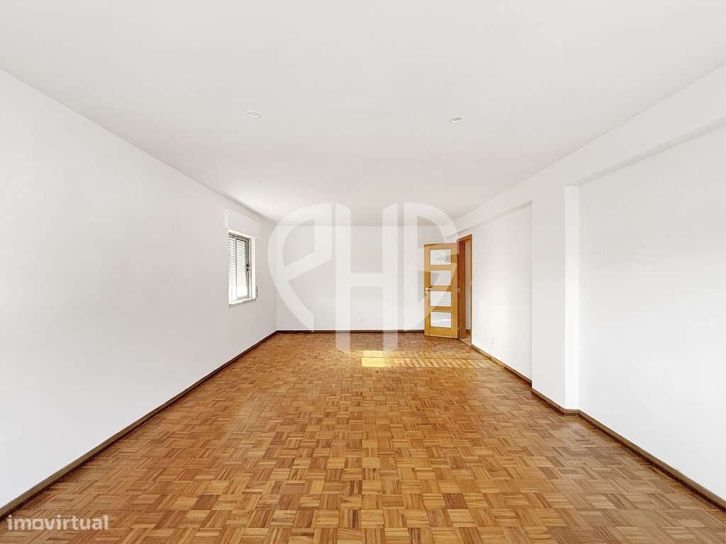 Apartamento T3 com 127 m² | Arrecadação nas Águas Furtadas | Massamá-5