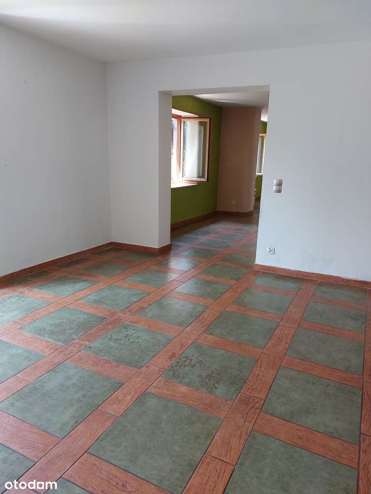 Dom wolnostojący stylizowany na dworek  225 m2 na działce 1100 m2.-10