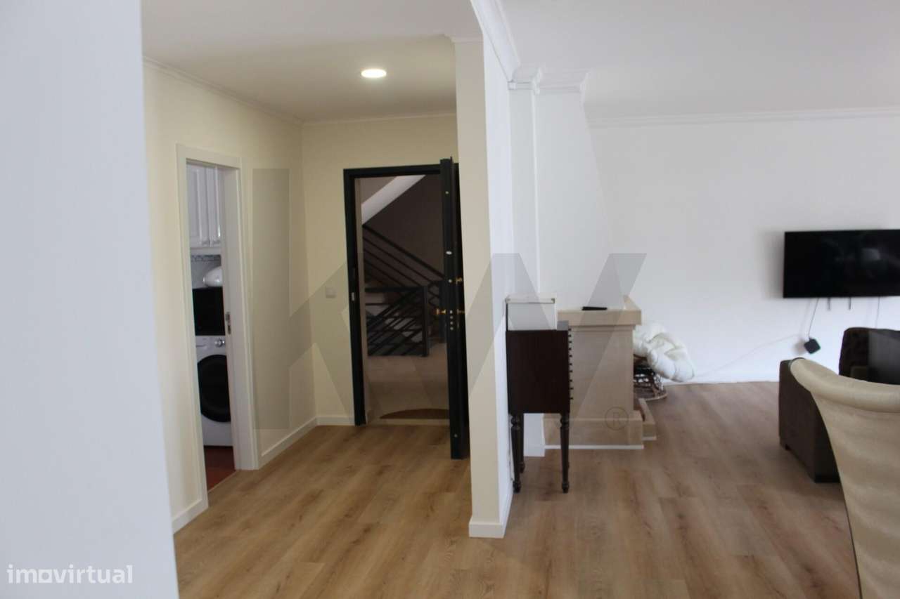 Oportunidade Única: T3 com Terraço Privado no Coração de Mafra - Grande imagem: 3/45