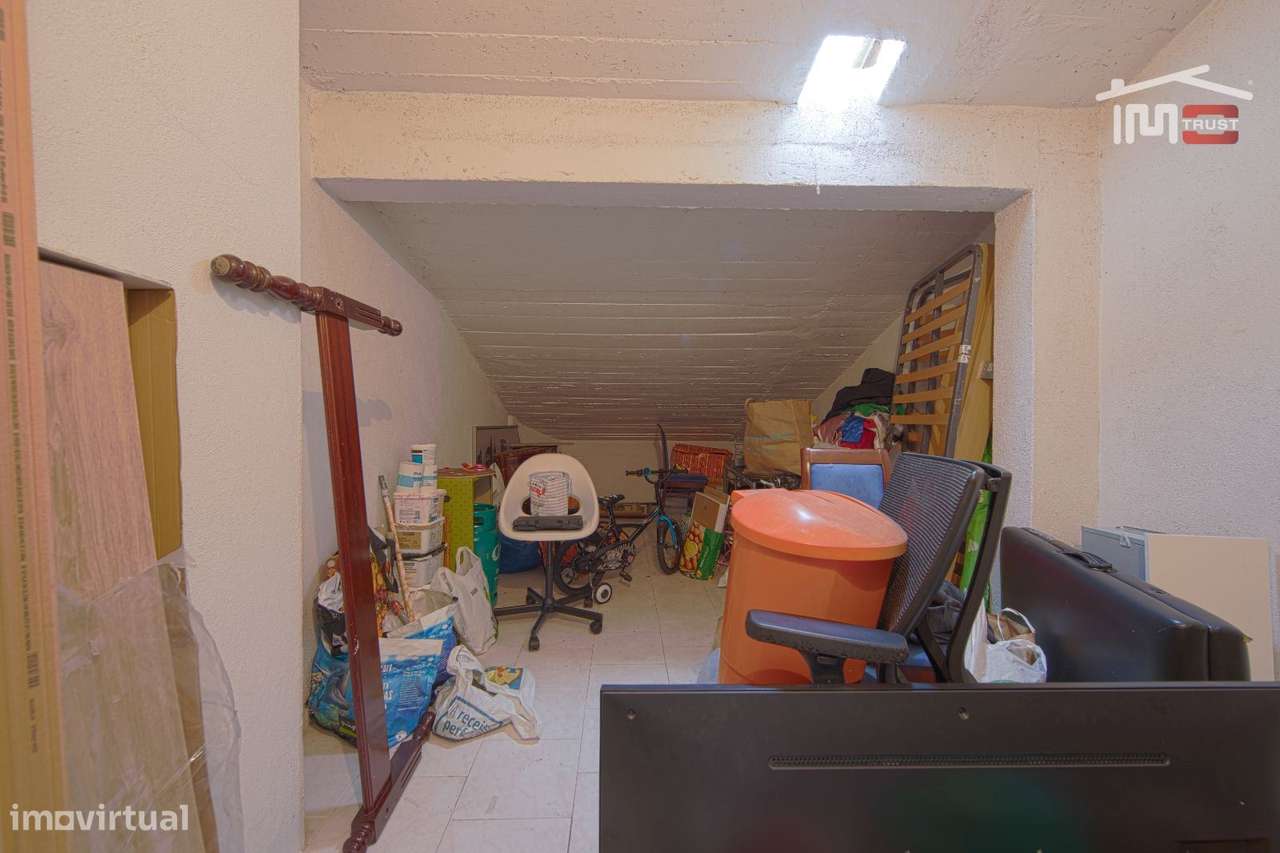 T2 com Terraço , Garagem e Arrecadação | Vale Mourão-34