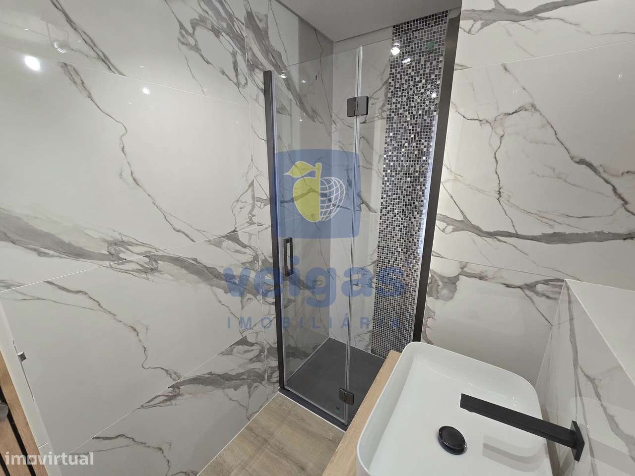 Apartamento renovado com 1 quarto em Charneca de Caparica-18
