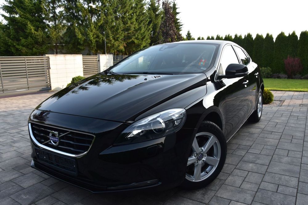 Volvo V40 II (2012-) D3 Drive-E Summum 2016