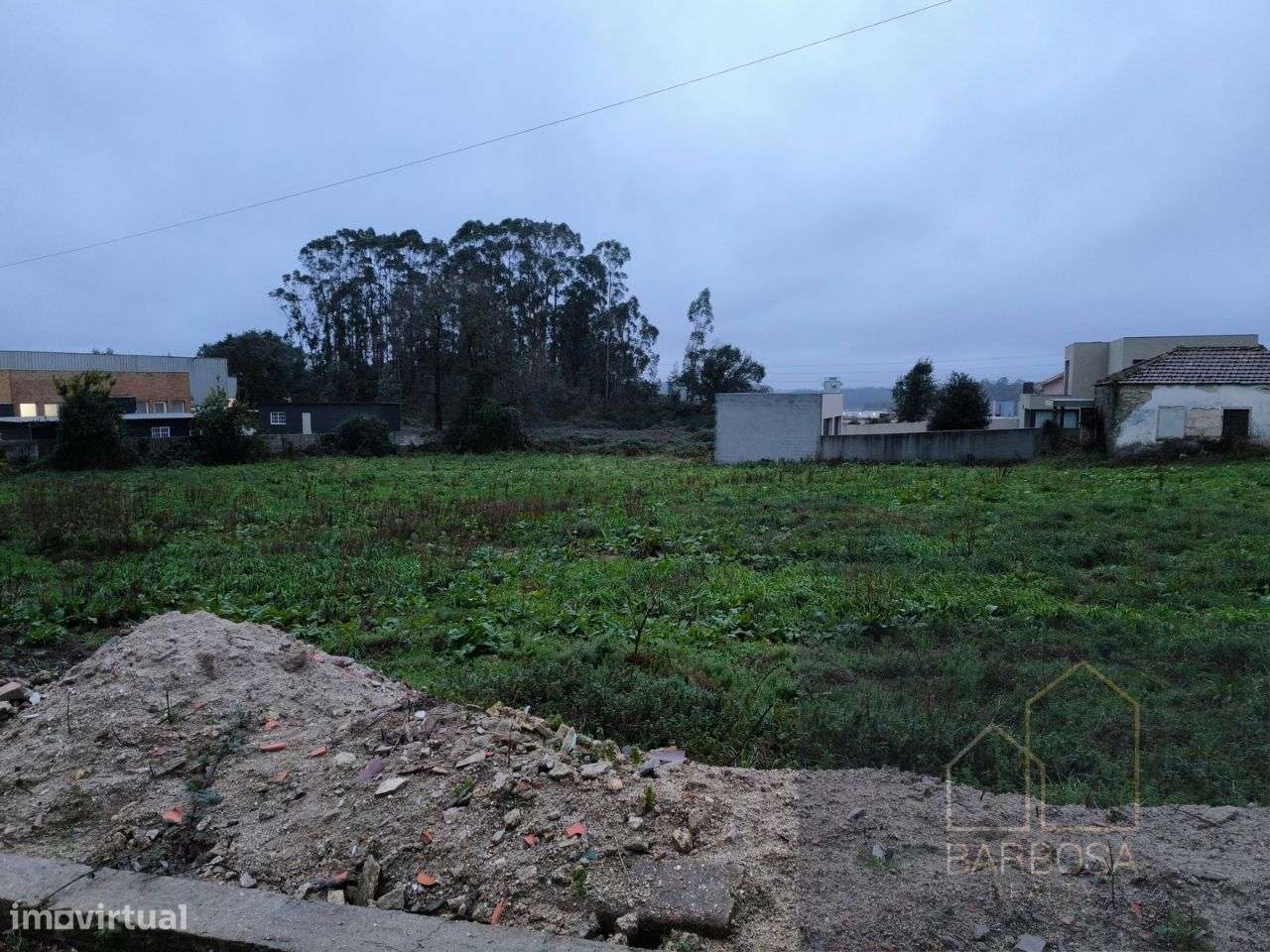 Terreno 775m2 p/ moradia 3 FRENTES térrea / dois pisos. Folgosa,Maia,-8