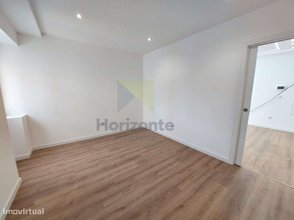 T4 Duplex Totalmente Recuperado no Centro Histórico de Portalegre-11