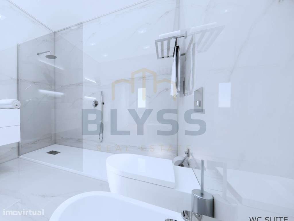 Moradia T5 Nova com Piscina em Loures-11