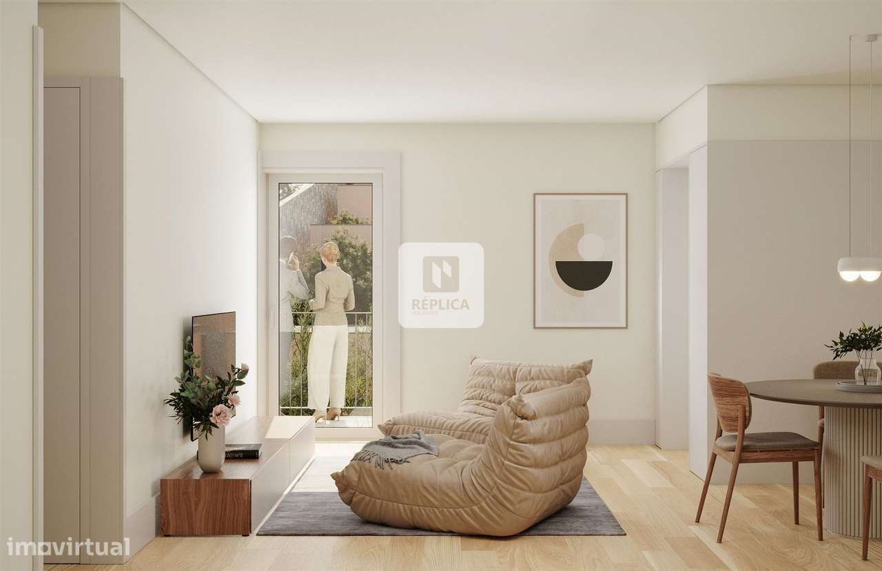 Apartamento T2 Duplex com Varanda na Baixa do Porto - Grande imagem: 2/14