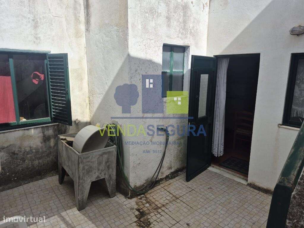 Moradia R/C T2 com Quintal e Terraço | Zona da Salúquia | Moura-10