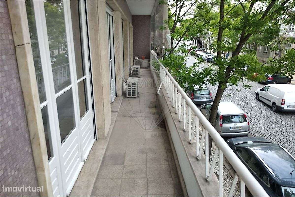 Apartamento T4 para arrendamento - Grande imagem: 1/17