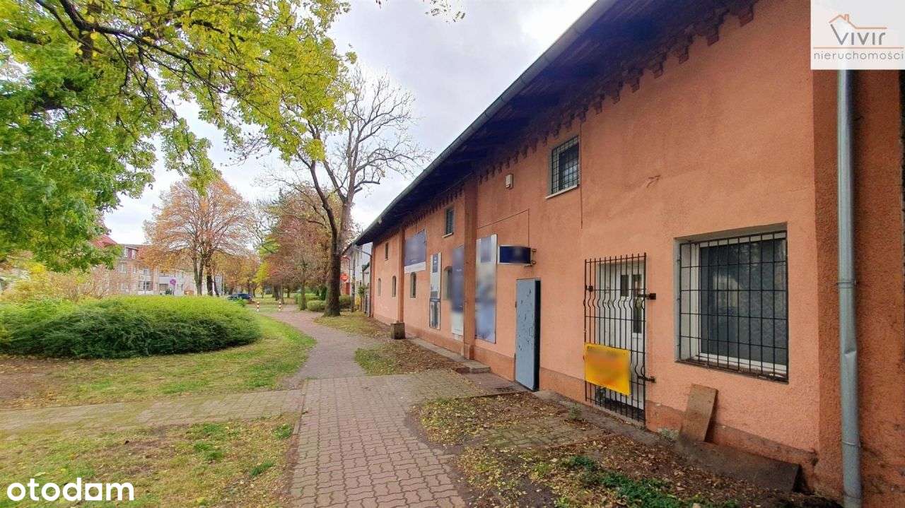 >>Na Sprzedaż Lokal Handlowo-Usługowy W Centrum-17