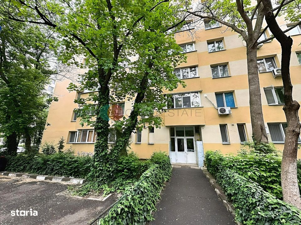 3 camere Titan | Basarbia | Bloc Anvelopat | 1982 | 2 Lifturi