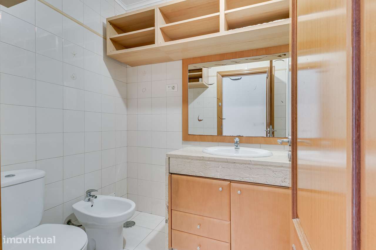 T3 nas Laranjeiras com Parqueamento e Arrecadação-9