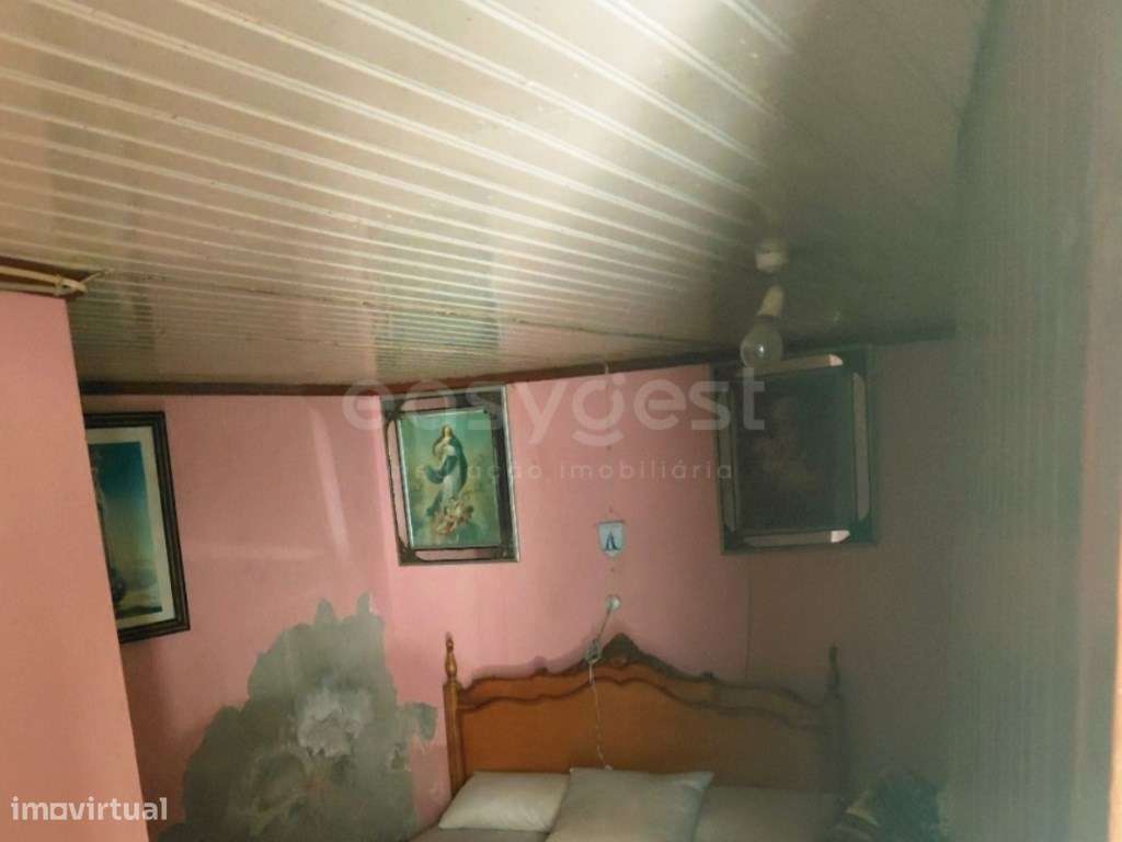 Casa para reabilitar na zona histórica de Freixo de Espada à Cinta - Grande imagem: 5/23