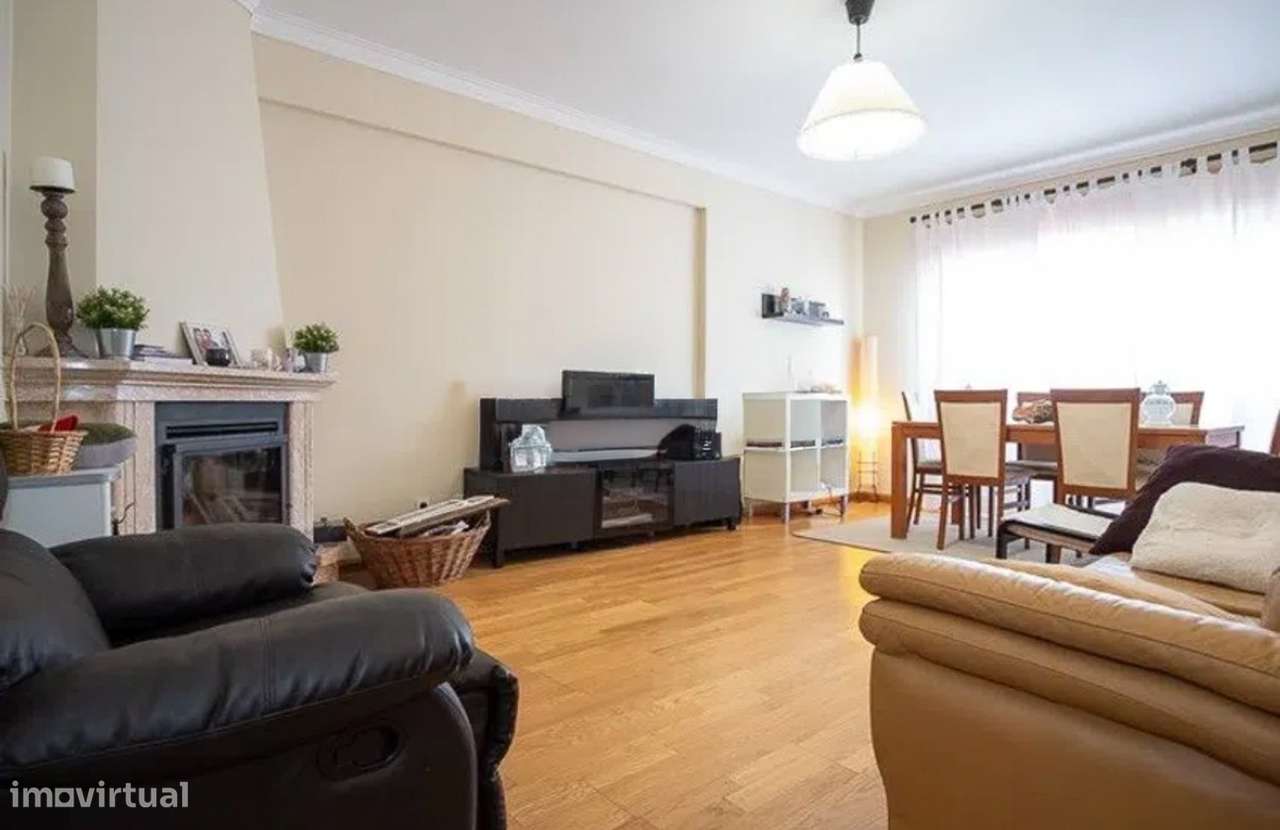 T2 com varanda e elevador em Massamá, Lisboa - Grande imagem: 2/17