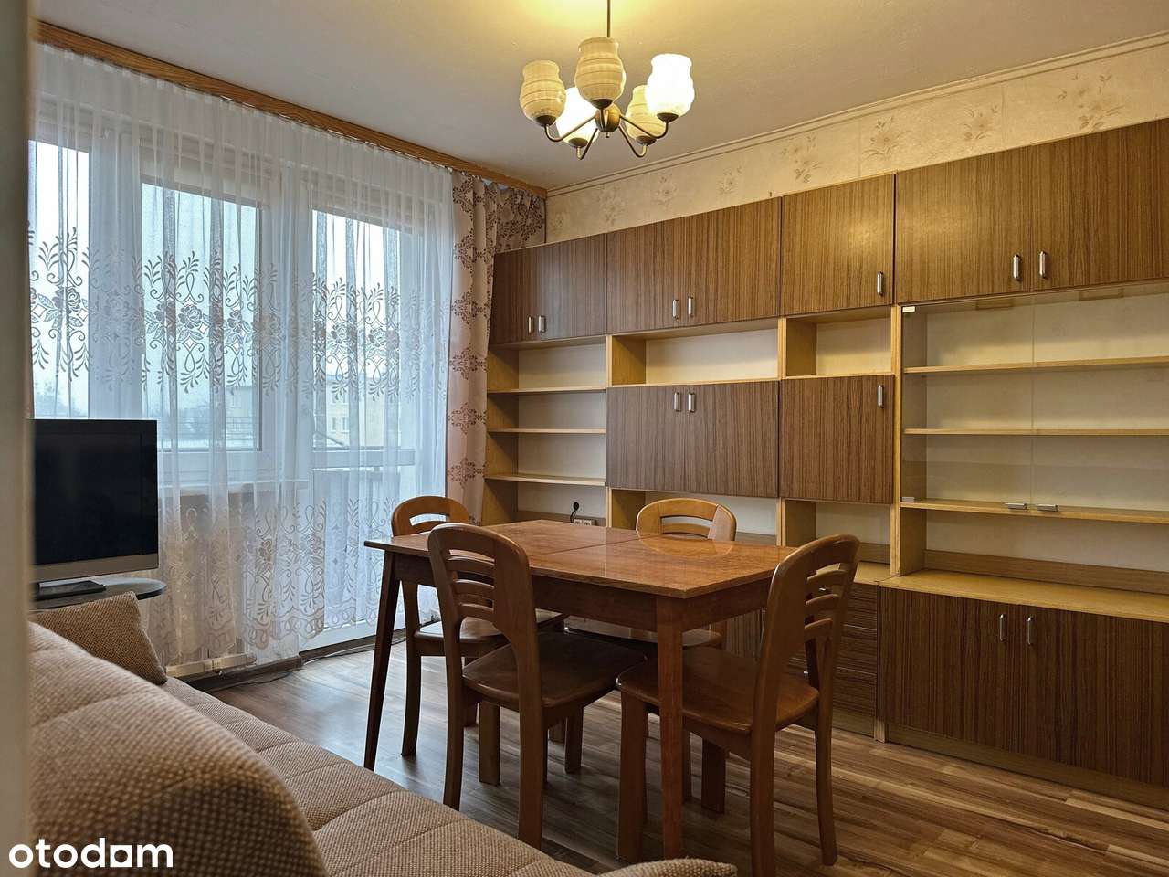 Mieszkanie 4 pokojowe z miejscem postojowym-0