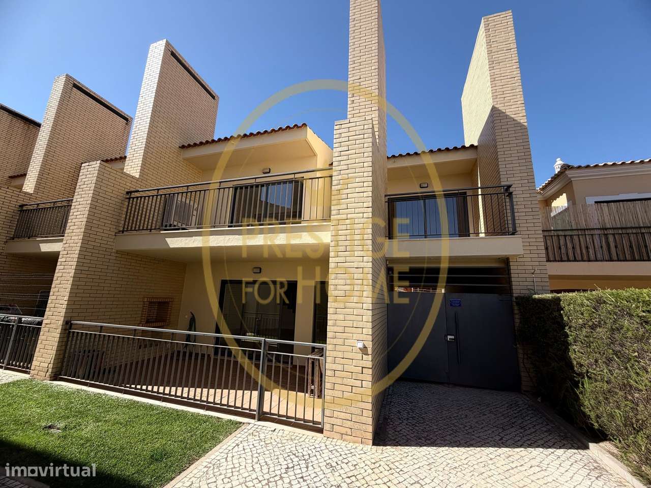 Moradia T5 com Piscina e Garagem Fechada em Condomínio Privado – Boliq-9