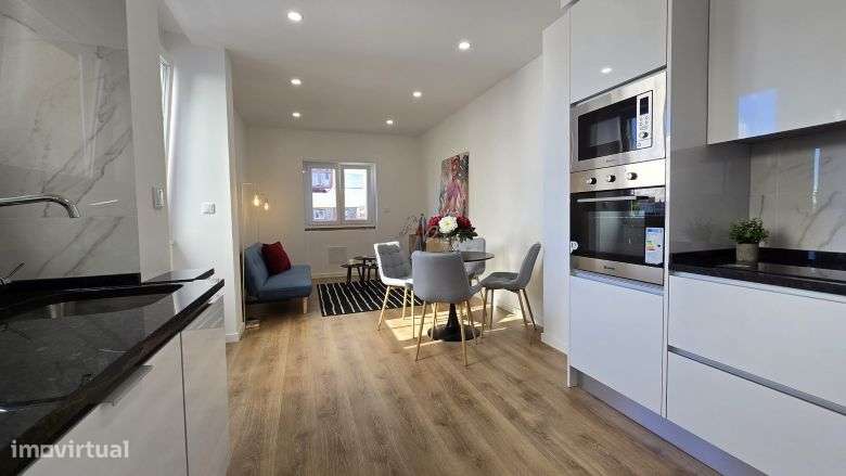 &#127991;&#65039;Apartamento T3 Remodelado em Benfica – Moderno e Cent-0
