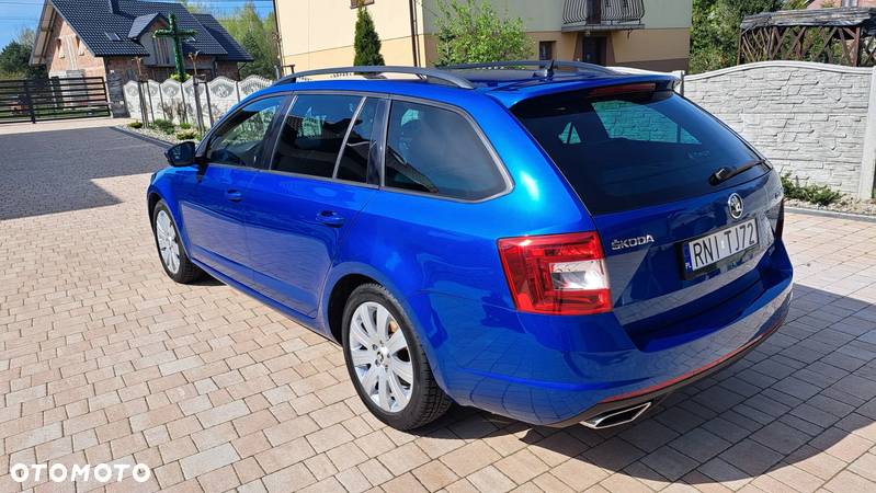 Skoda Octavia Combi 2.0 TDI RS - 10