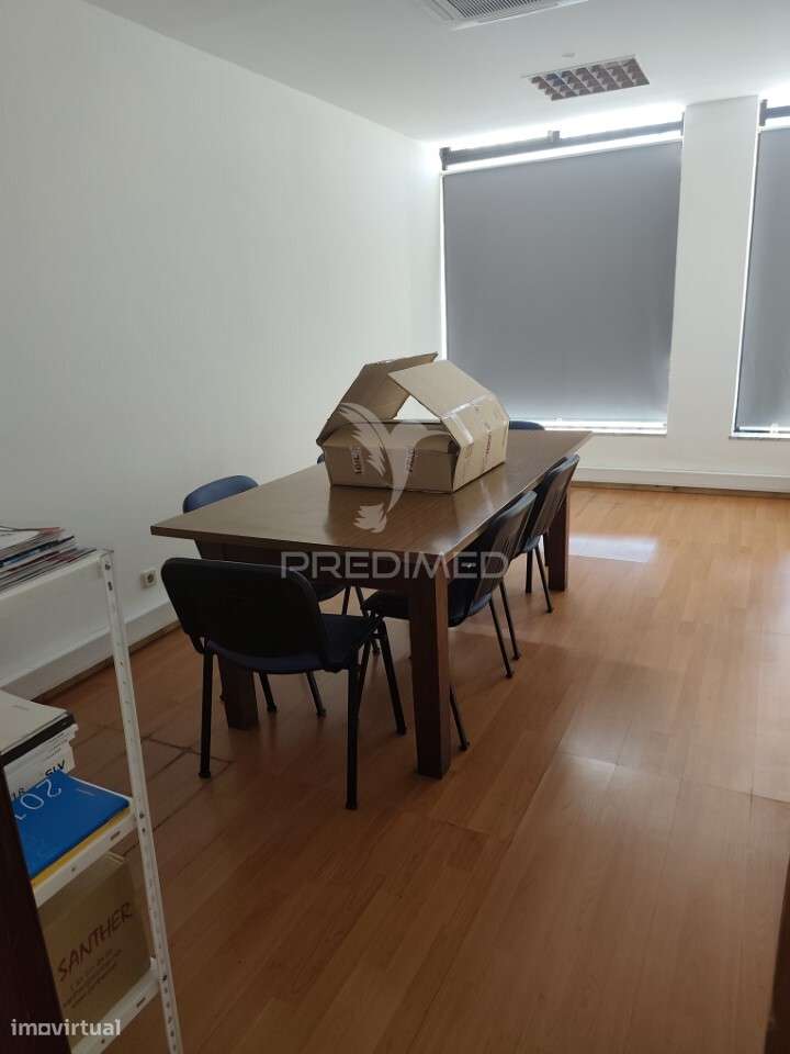 Quarteira -loja destinada a comércio e serviços - Grande imagem: 4/12